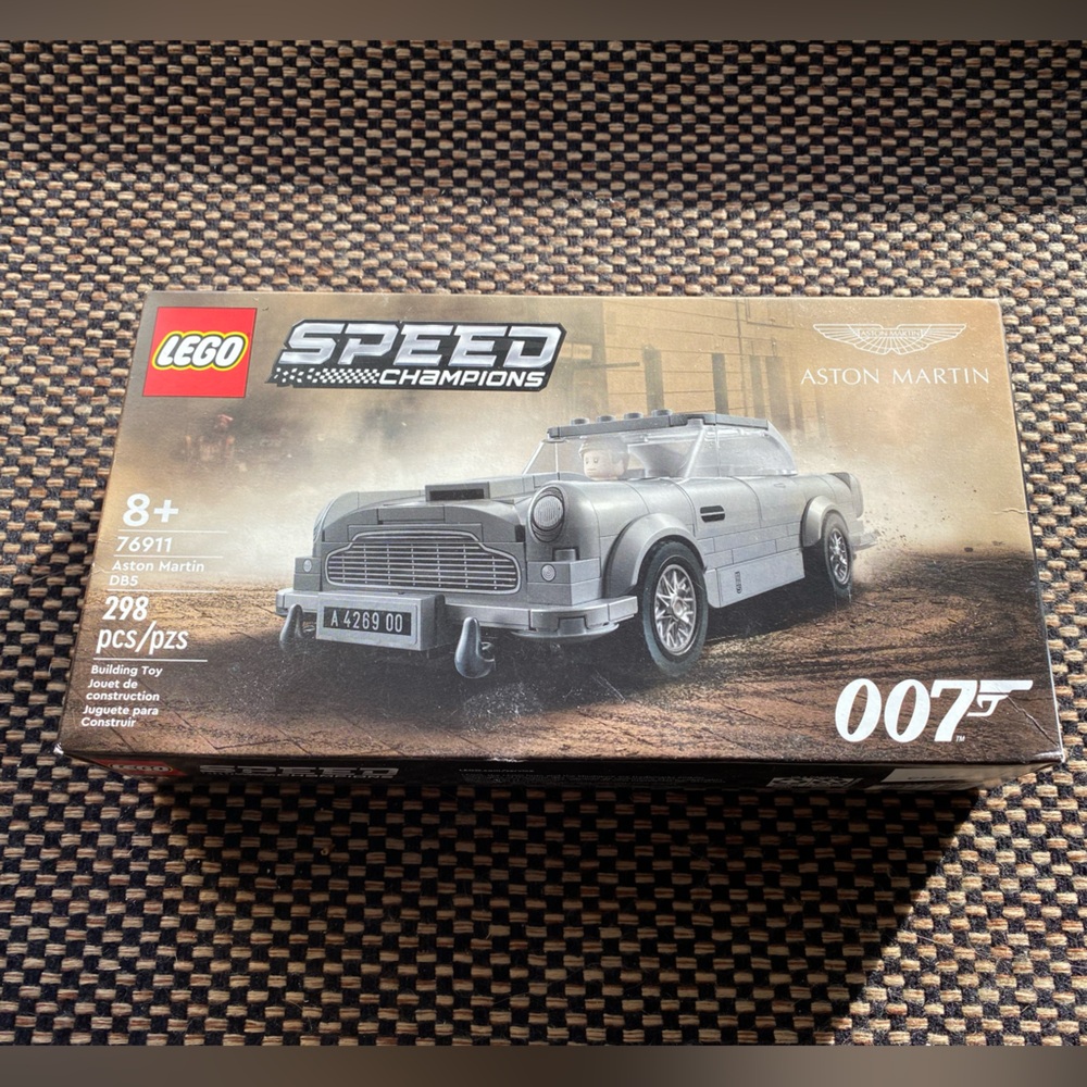 LEGO Speed champions #76911 Aston Martin DBS “NEW” (retired 12/2023)
